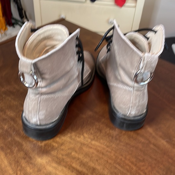 Rare Dolce Vita velvet combat boots - Picture 5 of 14